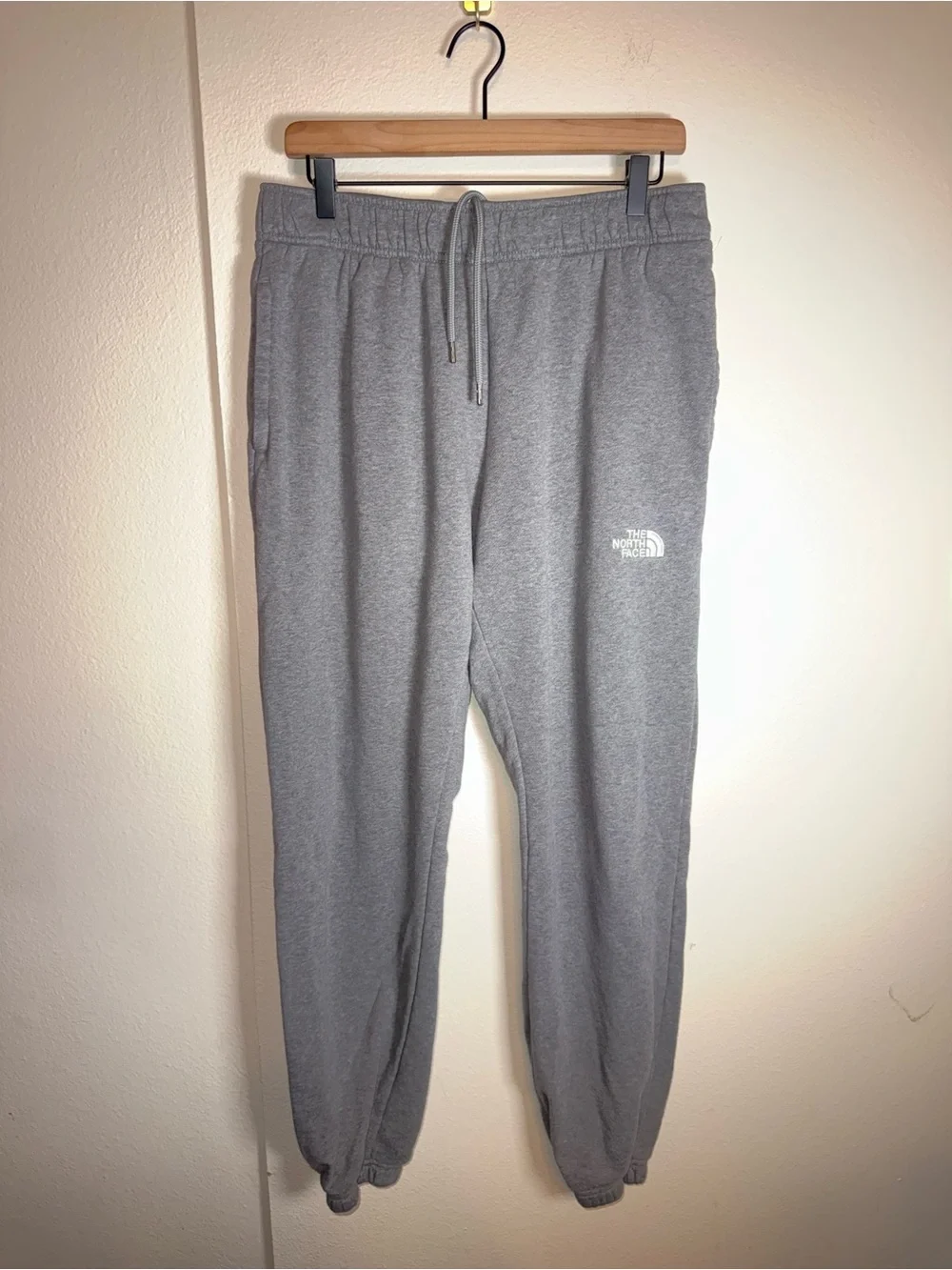 THE NORTH FACE Men’s Gray Fleece-Lined Joggers L